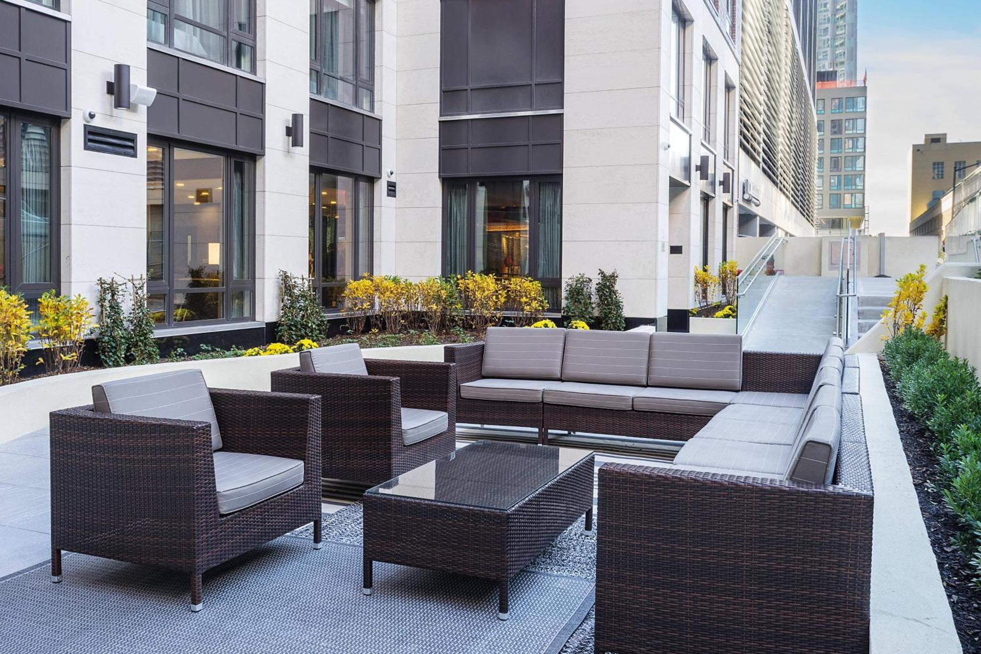 Fairfield Inn & Suites By Marriott New York Manhattan/Central Park Exterior photo